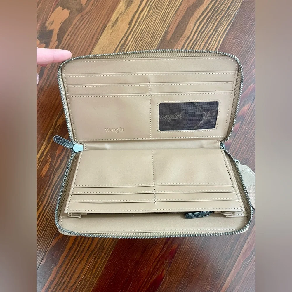 Wrangler Brown Leather Wallet with Strap - Picture 4 of 7